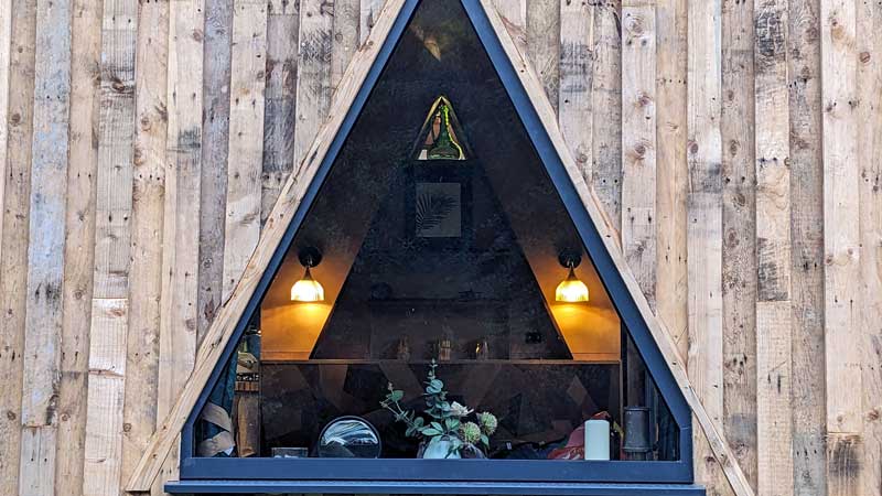 pallet wood cabin build