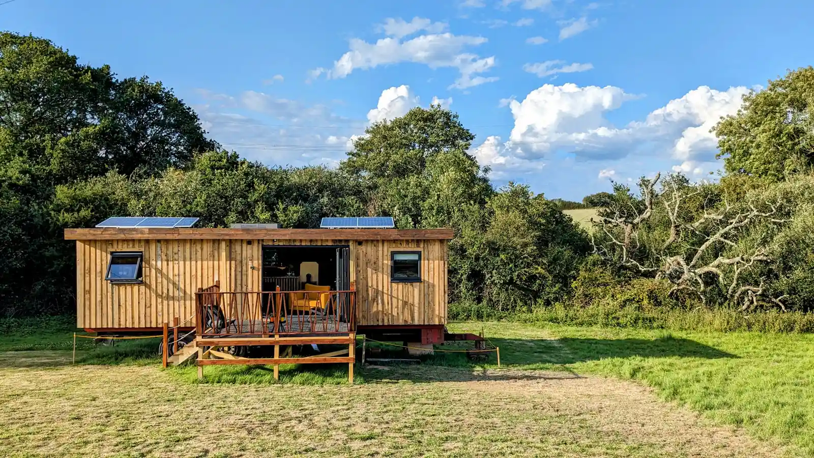 Secluded eco cabin in a private Sussex meadow, ideal for a digital detox retreat near London